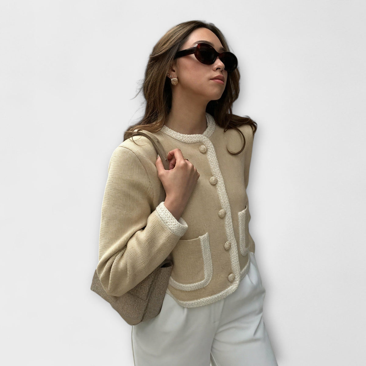 Elegant Cardigan with Stylish Pocket Details